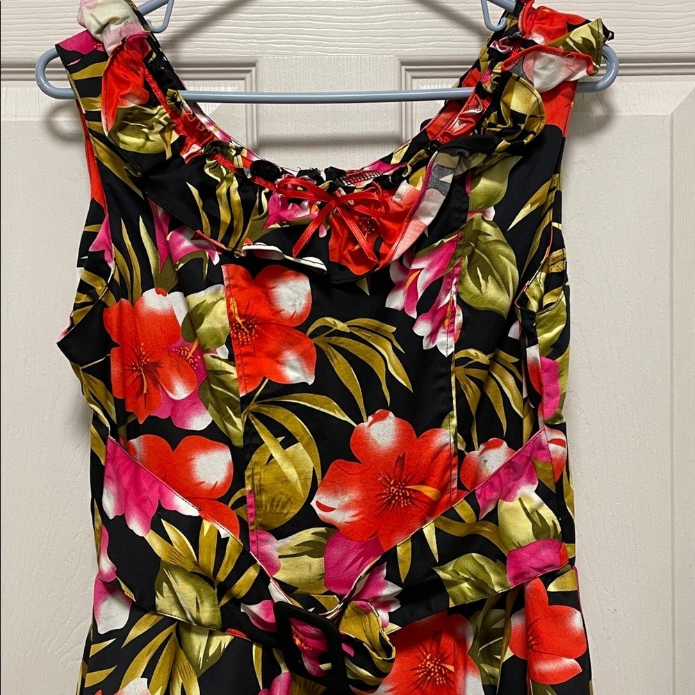 Voodoo Vixen | Black/Red | Hibiscus | Floral | Ruffled Neck | Mini Dress |Size L - Picture 4 of 17